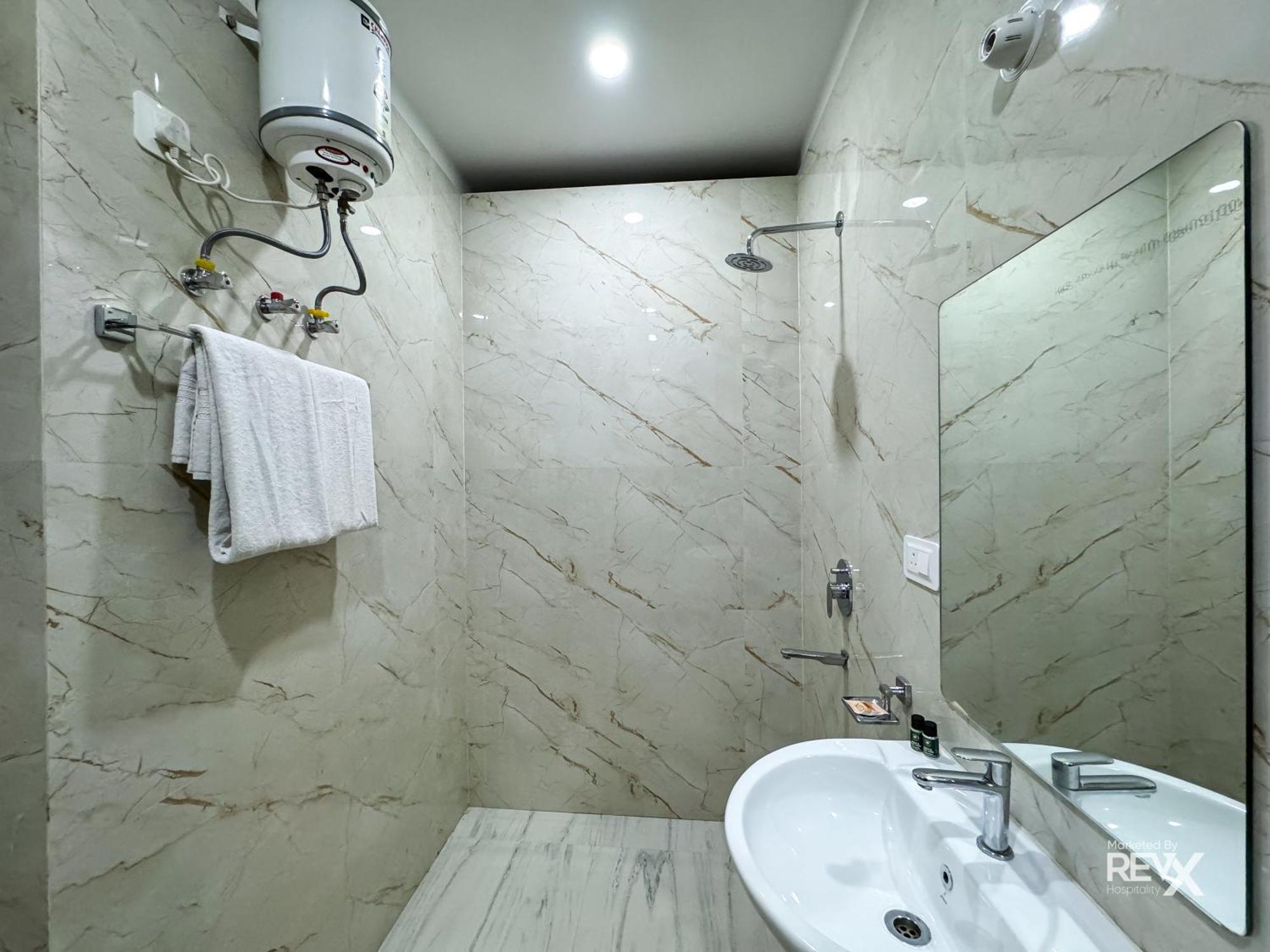 Guru Sadan A Luxe Stay Ayodhya エクステリア 写真