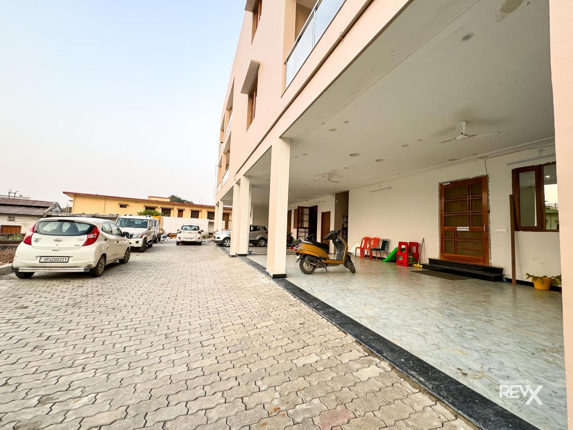 Guru Sadan A Luxe Stay Ayodhya エクステリア 写真