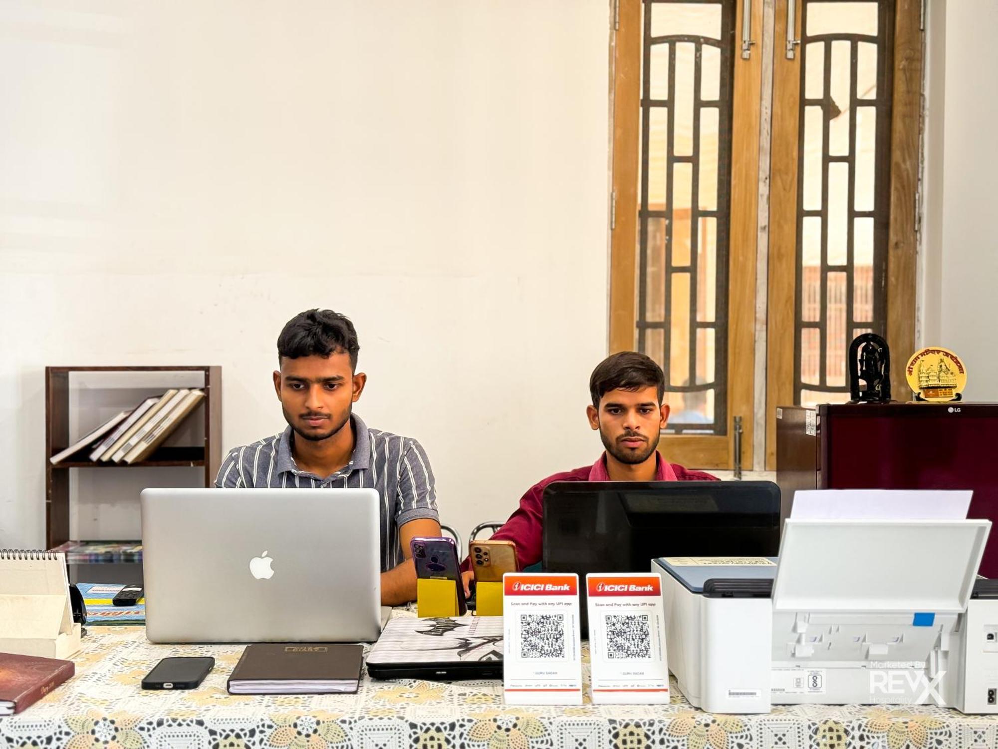 Guru Sadan A Luxe Stay Ayodhya エクステリア 写真