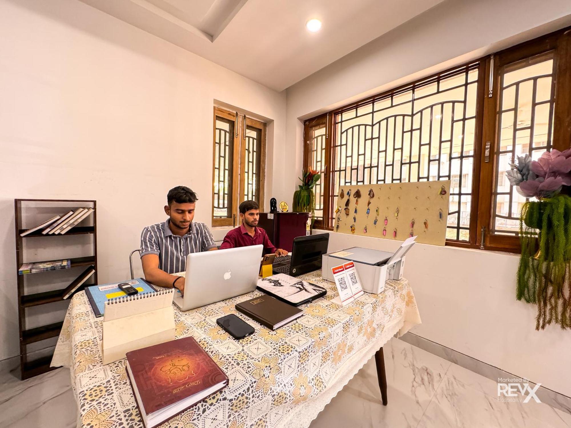 Guru Sadan A Luxe Stay Ayodhya エクステリア 写真