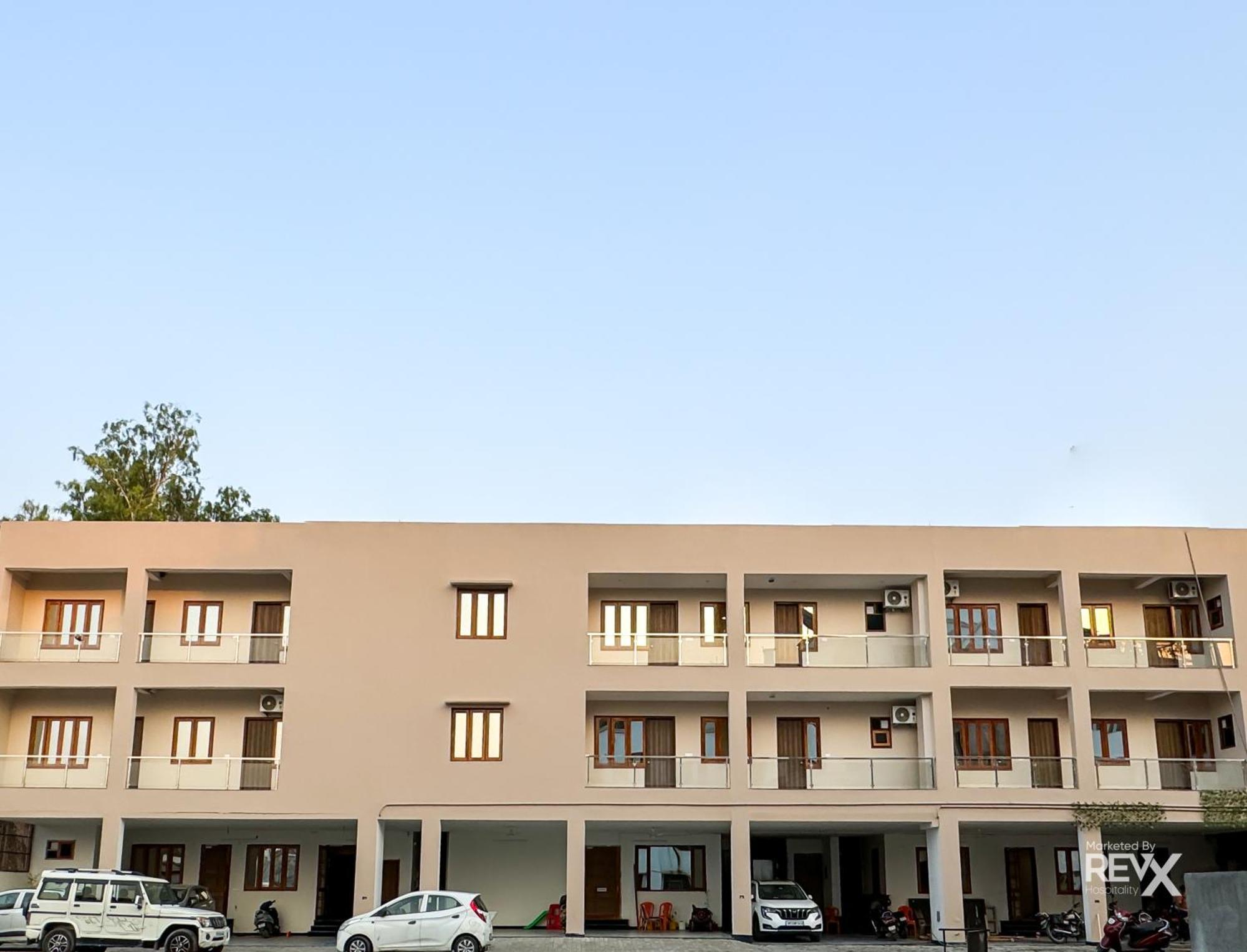 Guru Sadan A Luxe Stay Ayodhya エクステリア 写真