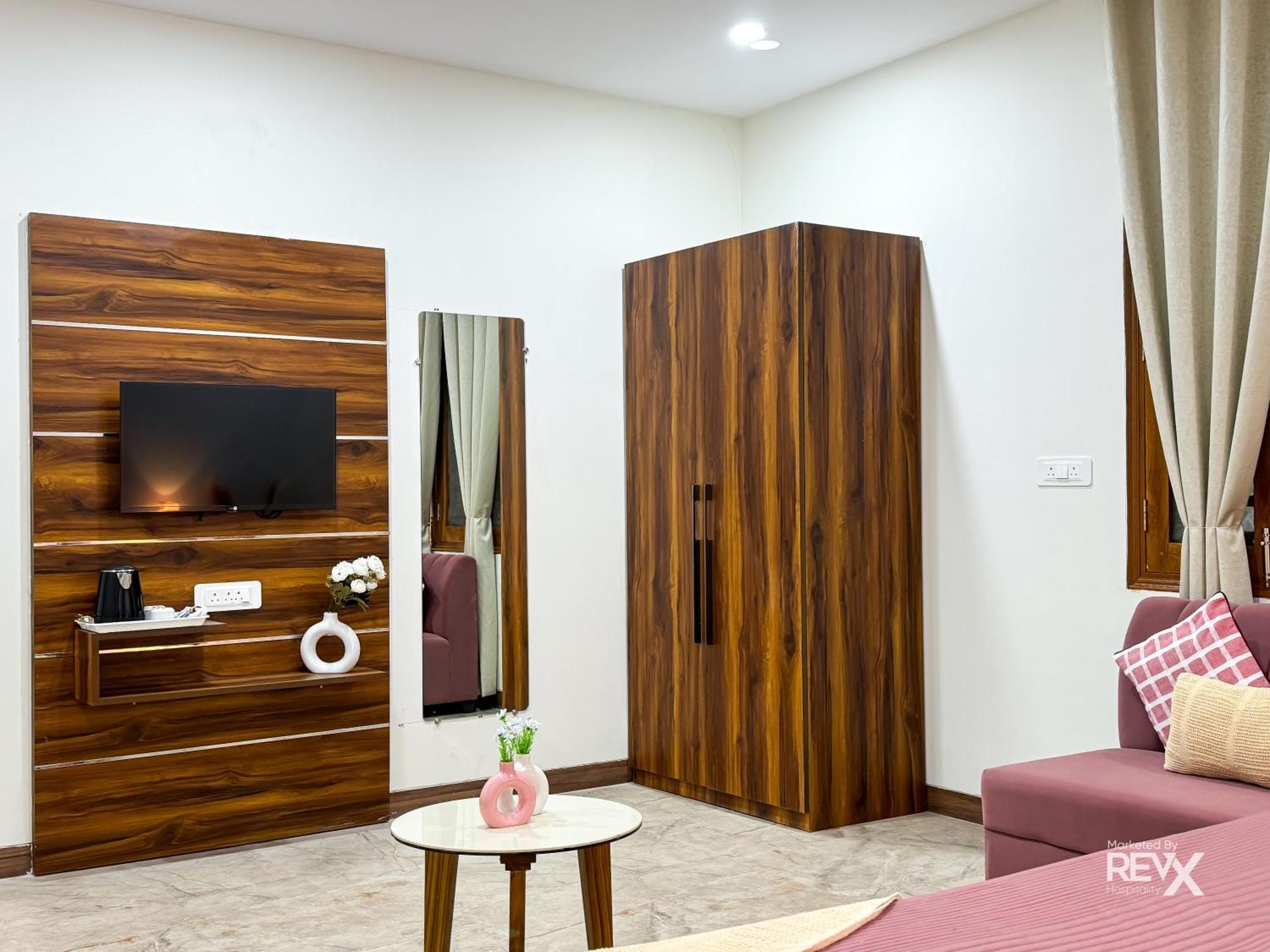Guru Sadan A Luxe Stay Ayodhya エクステリア 写真