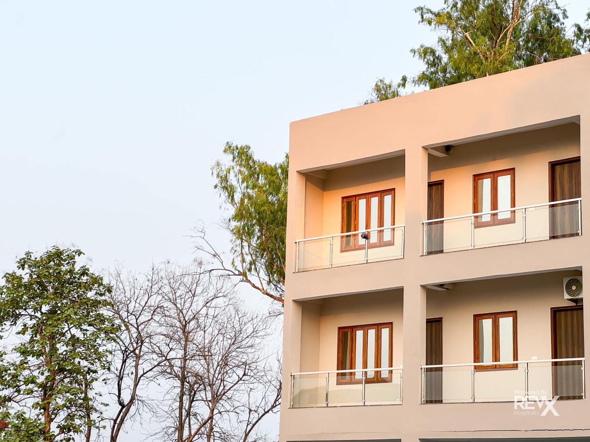 Guru Sadan A Luxe Stay Ayodhya エクステリア 写真